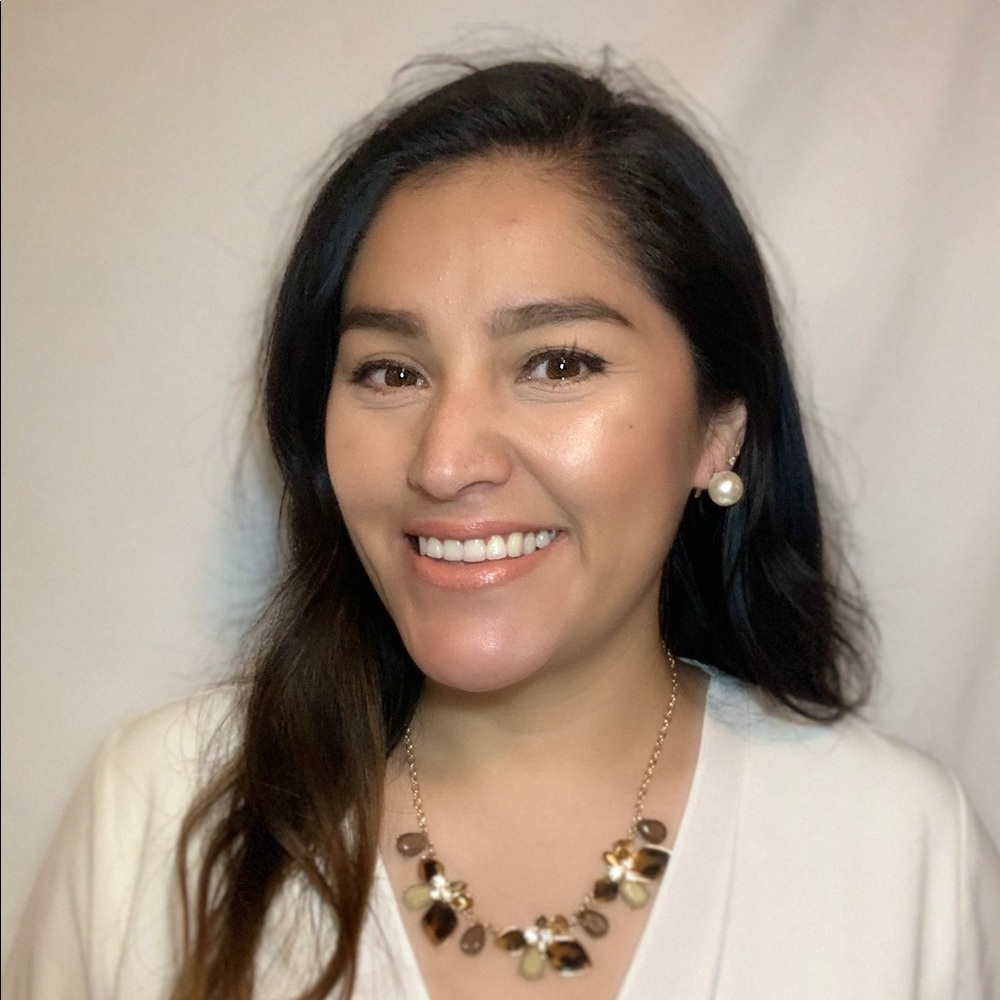 Meet your Posher, Mayra